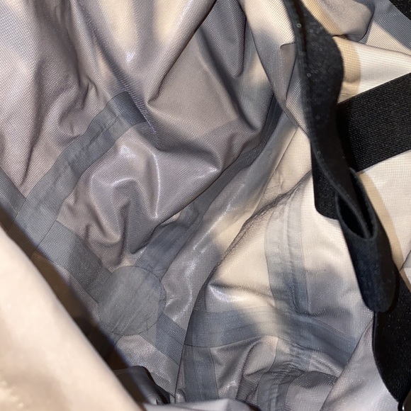 🍾CLOSET CLEAN OUT ACCEPTING ALL REASONABLE OFFERS🍾 - Picture 11 of 15